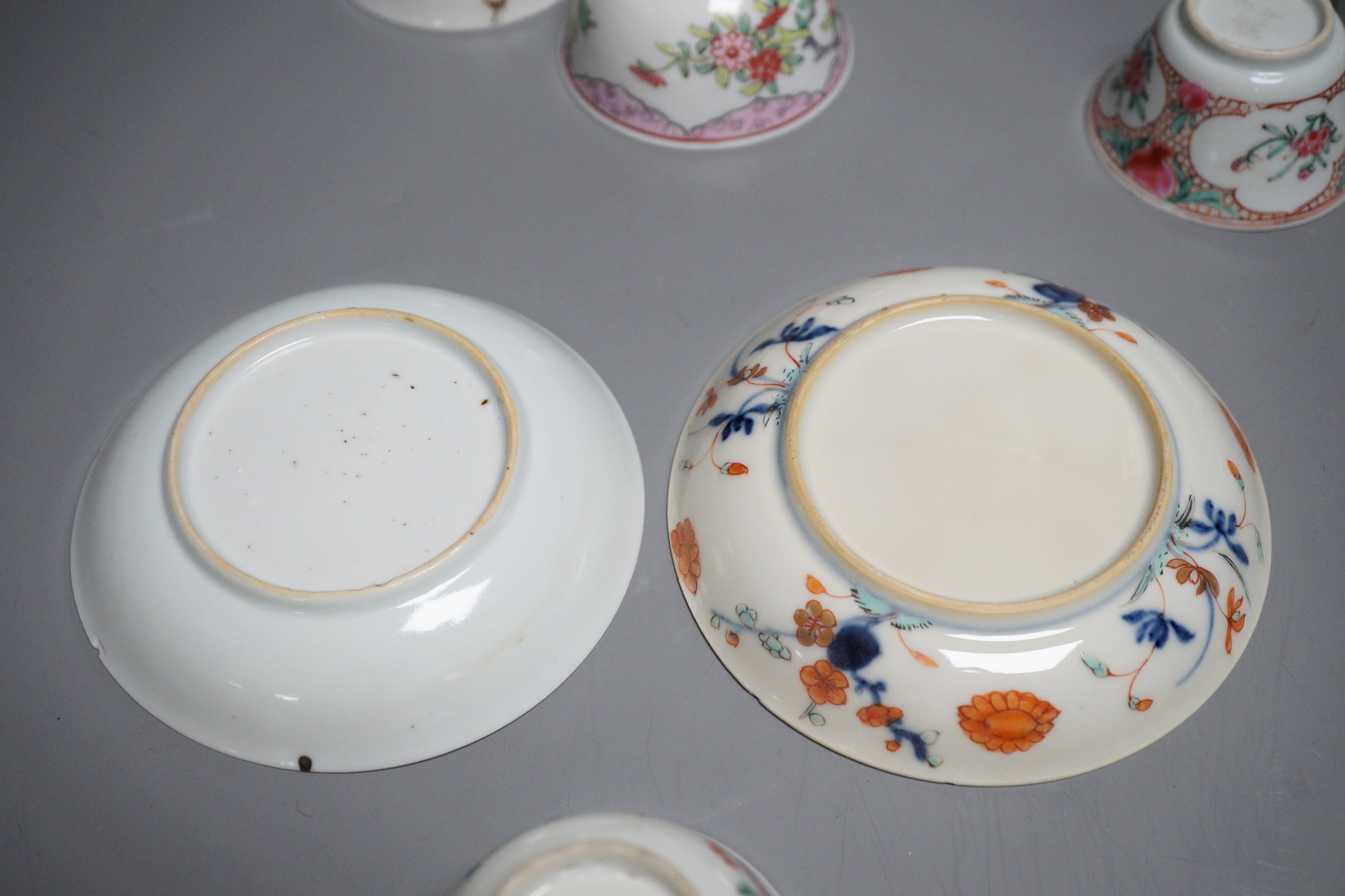 Assorted 18th century Chinese export teabowls, cups and saucers (10)